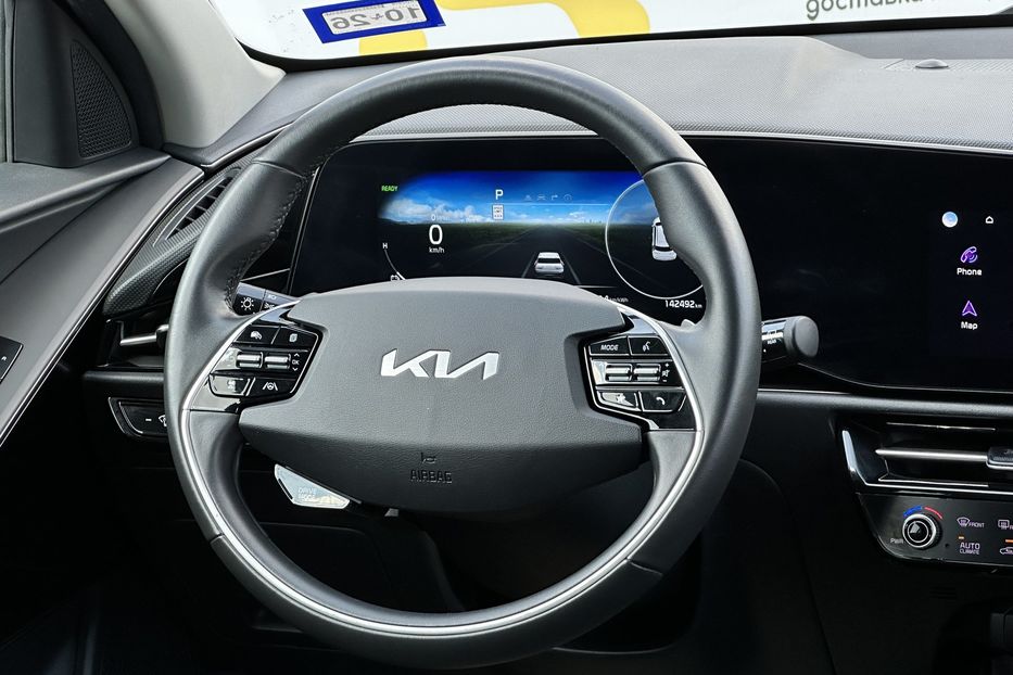 Продам Kia Niro 64 квт 2023 года в Луцке
