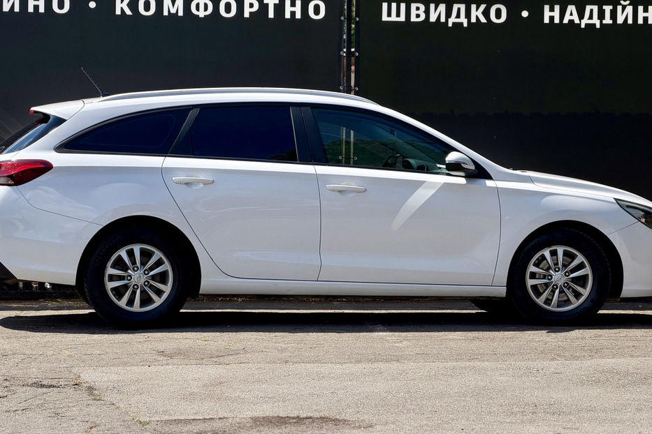 Продам Hyundai i30  2017 года в Киеве