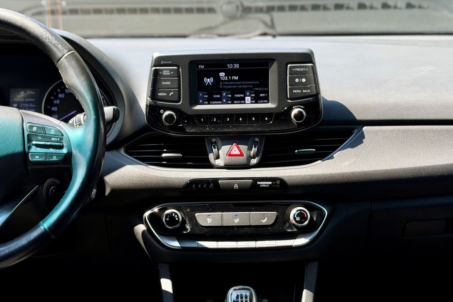 Продам Hyundai i30  2017 года в Киеве