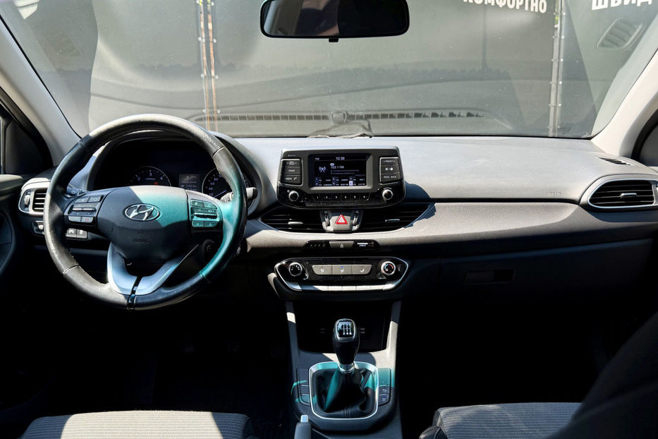 Продам Hyundai i30  2017 года в Киеве