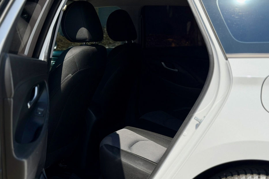 Продам Hyundai i30  2017 года в Киеве