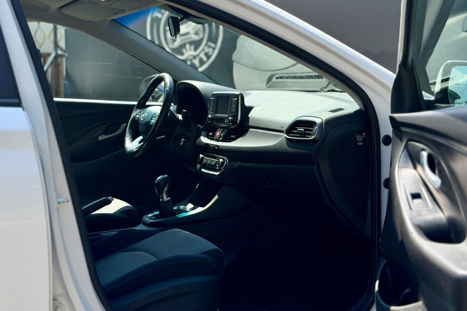 Продам Hyundai i30  2017 года в Киеве