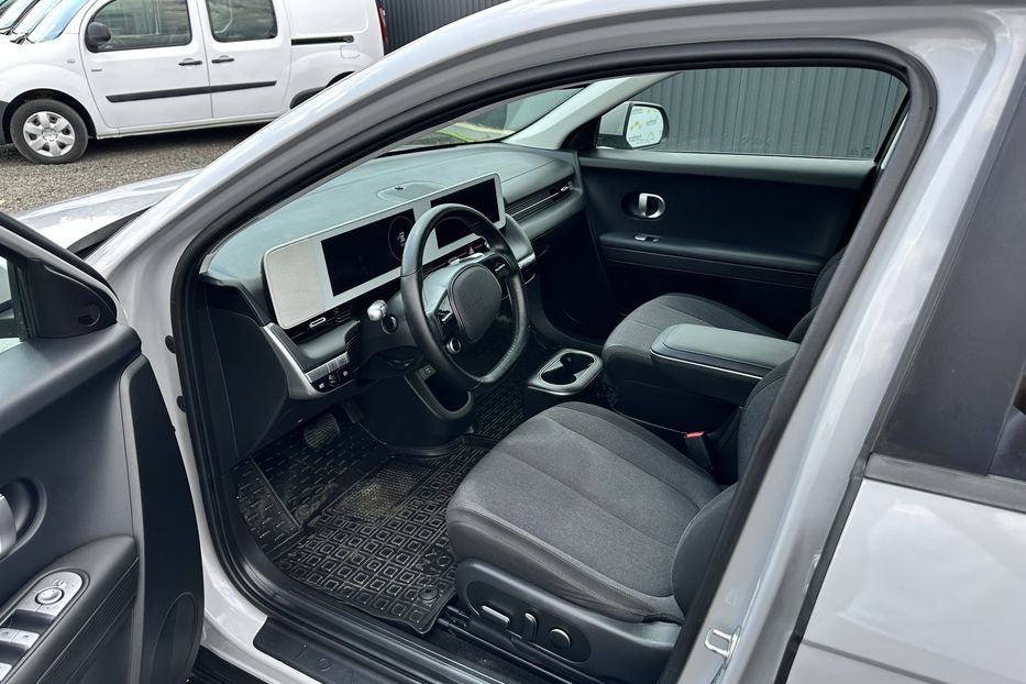 Продам Hyundai Ioniq 77 квт 2023 года в Луцке