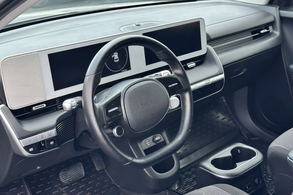 Продам Hyundai Ioniq 77 квт 2023 года в Луцке