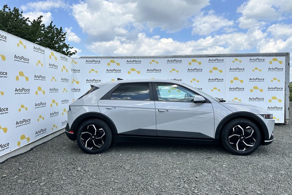 Продам Hyundai Ioniq 77 квт 2023 года в Луцке