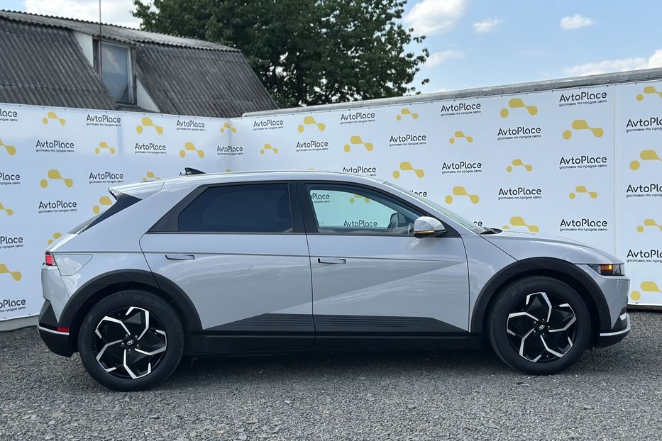 Продам Hyundai Ioniq 77 квт 2023 года в Луцке
