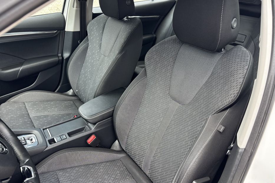 Продам Skoda Octavia A8 2022 года в Львове