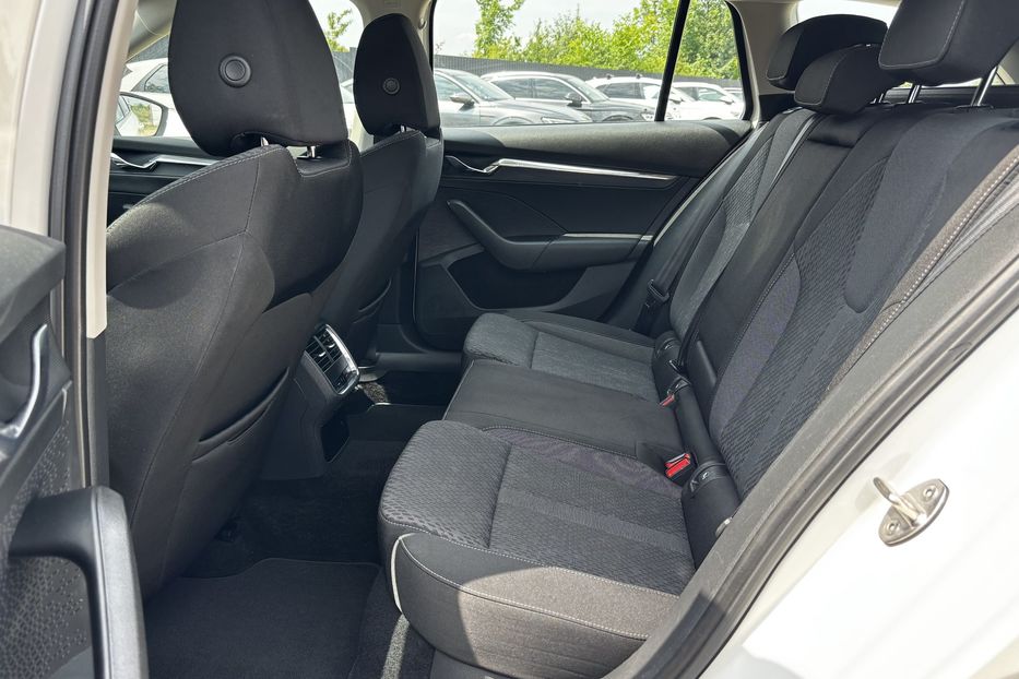 Продам Skoda Octavia A8 2022 года в Львове