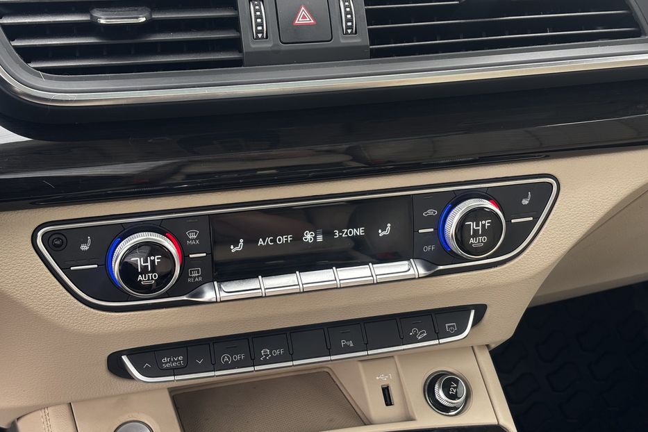 Продам Audi Q5  Premium Plus 9983 2019 года в Львове