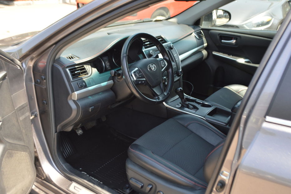 Продам Toyota Camry XV50(FL) 2016 года в Одессе