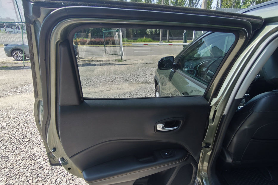 Продам Jeep Compass 2.4 9АТ (180 к.с.) AWD  2017 года в Киеве