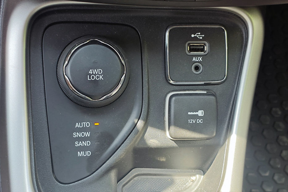Продам Jeep Compass 2.4 9АТ (180 к.с.) AWD  2017 года в Киеве