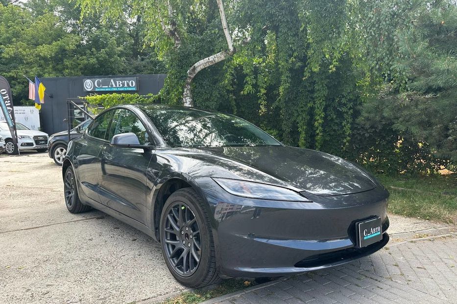 Продам Tesla Model 3 82.5 кВ 2025 года в Черновцах
