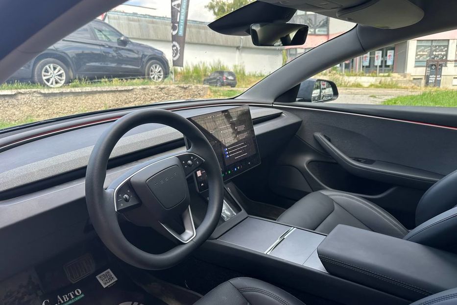Продам Tesla Model 3 82.5 кВ 2025 года в Черновцах