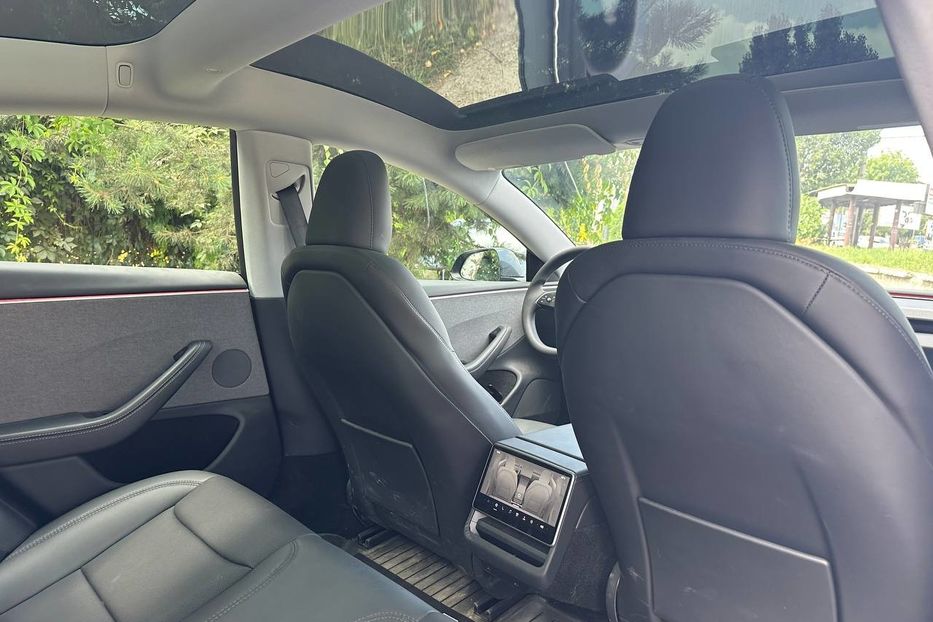 Продам Tesla Model 3 82.5 кВ 2025 года в Черновцах