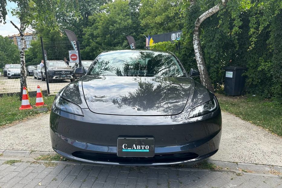 Продам Tesla Model 3 82.5 кВ 2025 года в Черновцах