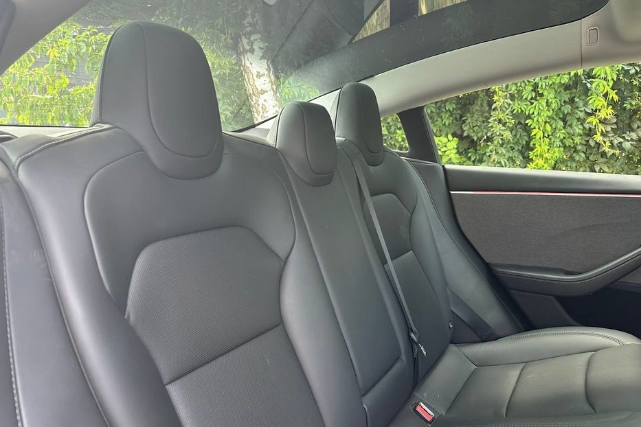 Продам Tesla Model 3 82.5 кВ 2025 года в Черновцах