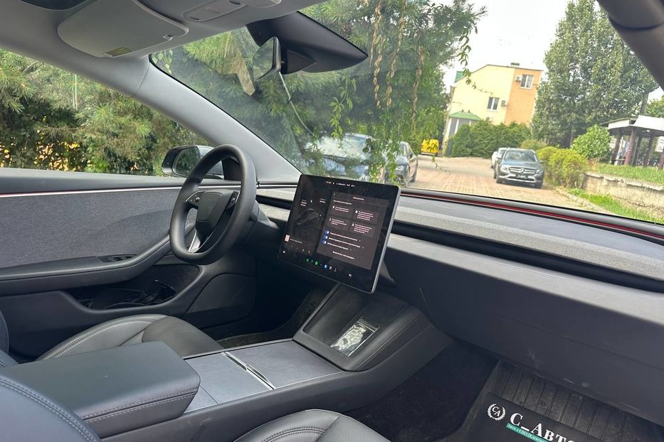Продам Tesla Model 3 82.5 кВ 2025 года в Черновцах