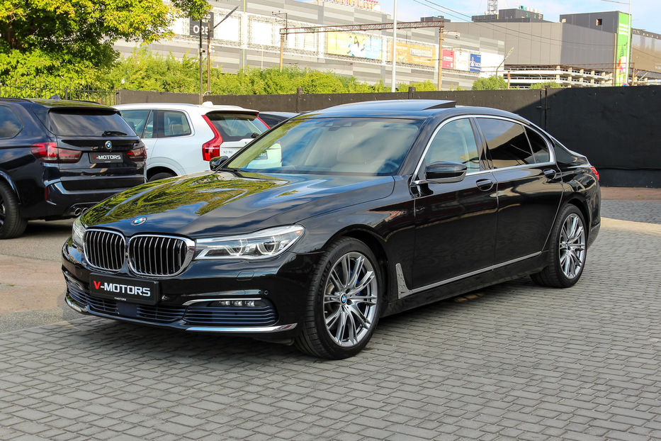 Продам BMW 750 Li Xdrive 2016 года в Киеве