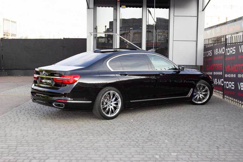 Продам BMW 750 Li Xdrive 2016 года в Киеве