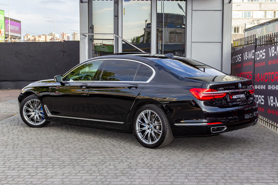 Продам BMW 750 Li Xdrive 2016 года в Киеве