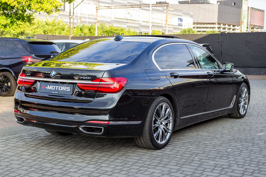 Продам BMW 750 Li Xdrive 2016 года в Киеве