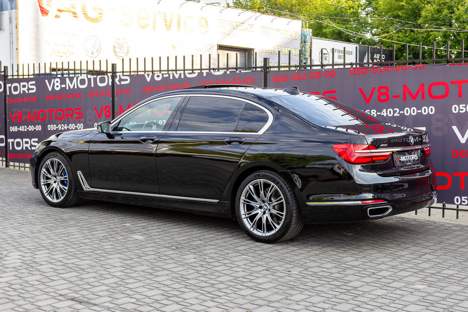 Продам BMW 750 Li Xdrive 2016 года в Киеве