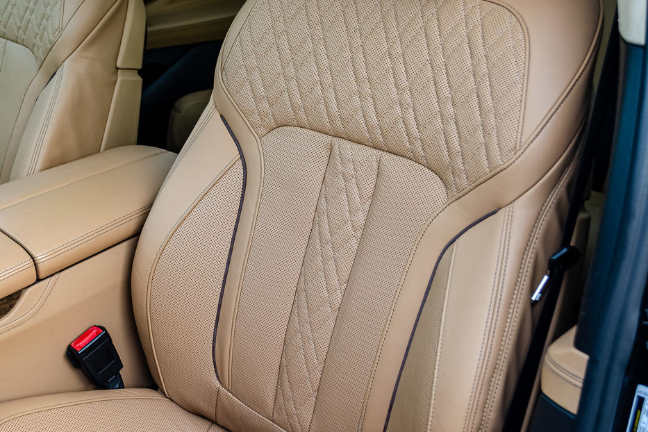 Продам BMW 750 Li Xdrive 2016 года в Киеве
