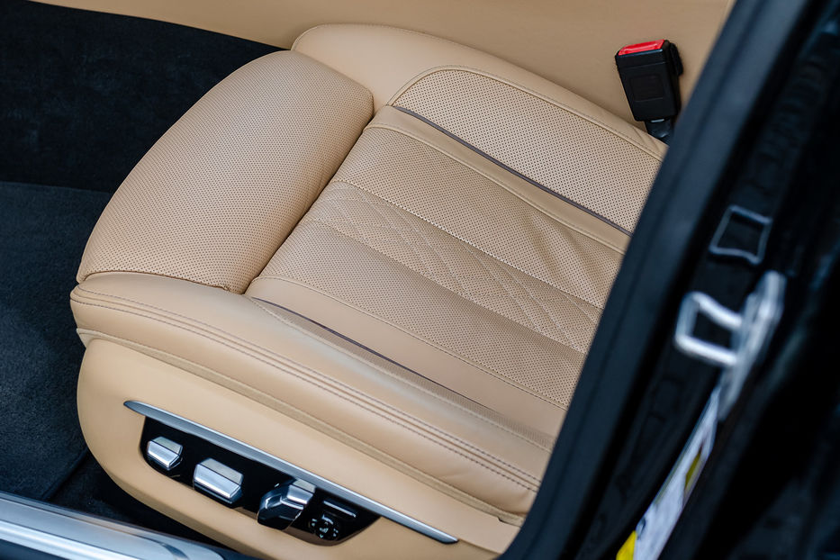 Продам BMW 750 Li Xdrive 2016 года в Киеве