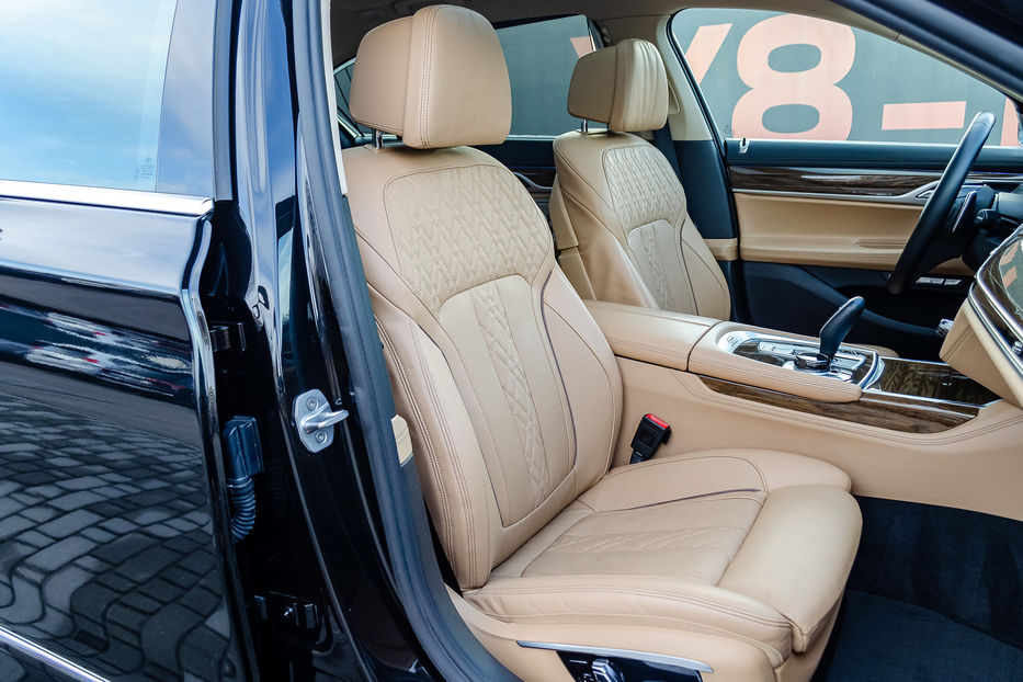 Продам BMW 750 Li Xdrive 2016 года в Киеве