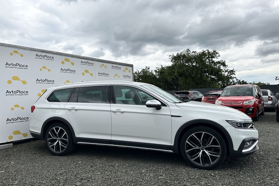 Продам Volkswagen Passat Alltrack 2020 года в Луцке