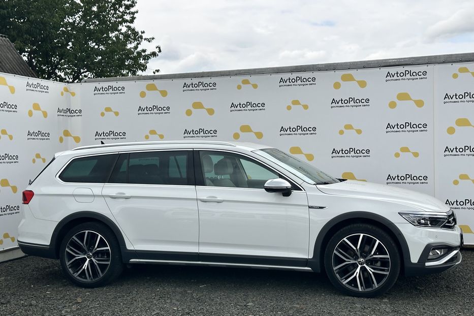 Продам Volkswagen Passat Alltrack 2020 года в Луцке