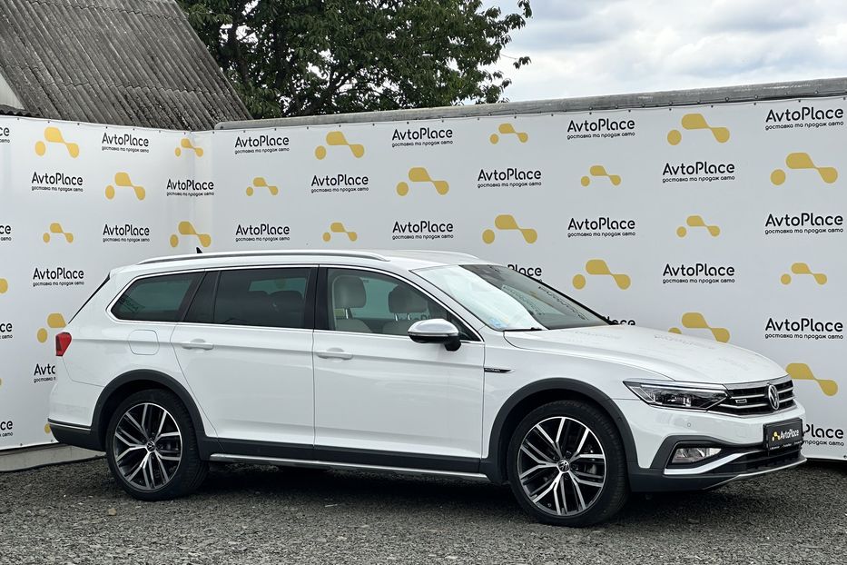 Продам Volkswagen Passat Alltrack 2020 года в Луцке