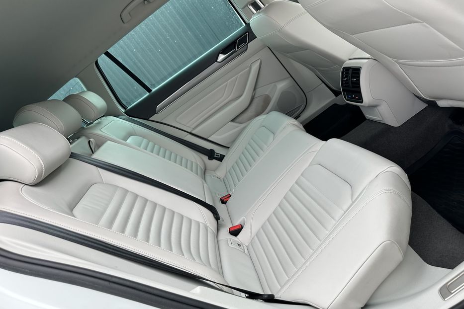 Продам Volkswagen Passat Alltrack 2020 года в Луцке