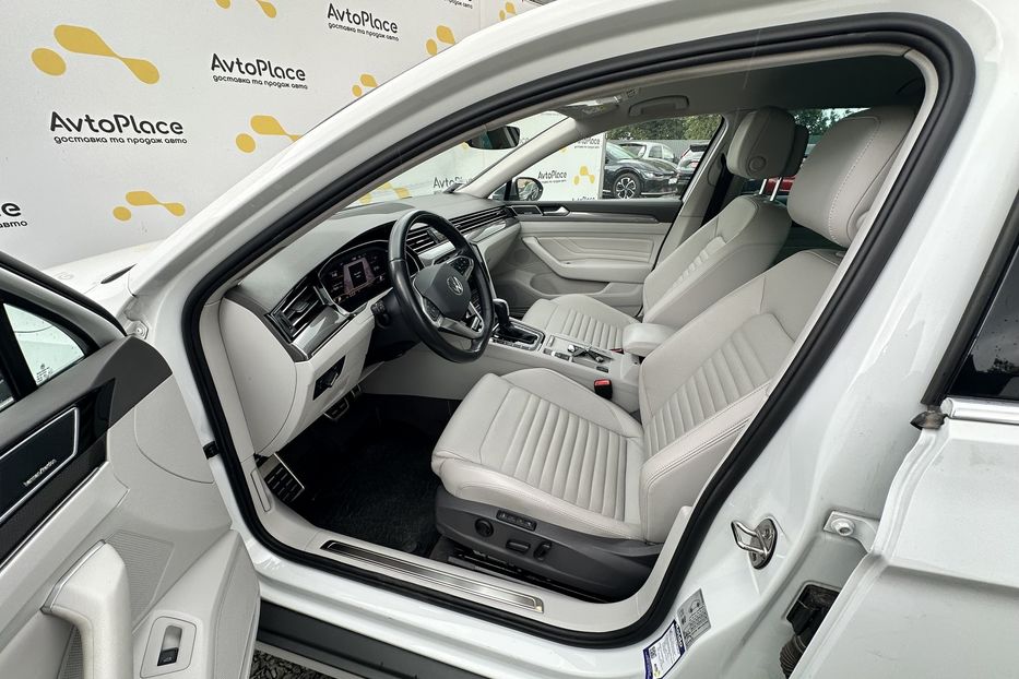 Продам Volkswagen Passat Alltrack 2020 года в Луцке