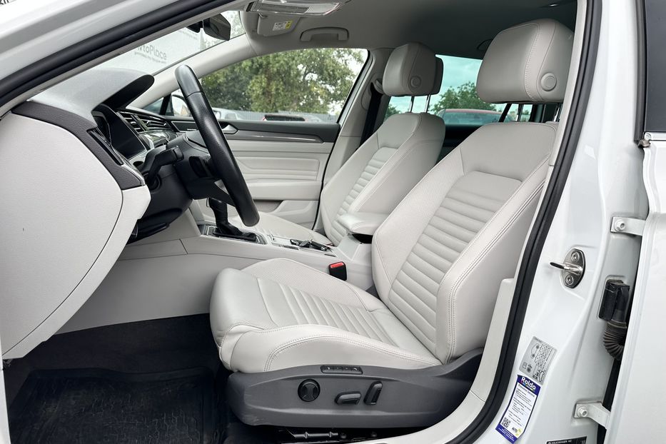 Продам Volkswagen Passat Alltrack 2020 года в Луцке