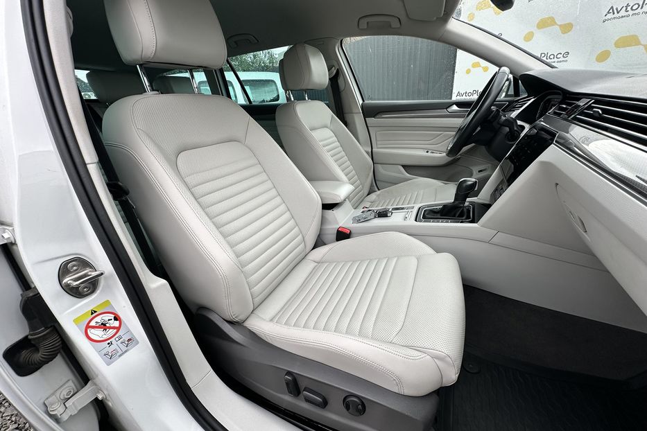 Продам Volkswagen Passat Alltrack 2020 года в Луцке
