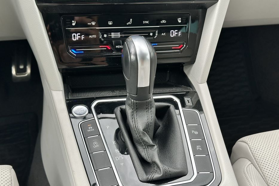 Продам Volkswagen Passat Alltrack 2020 года в Луцке