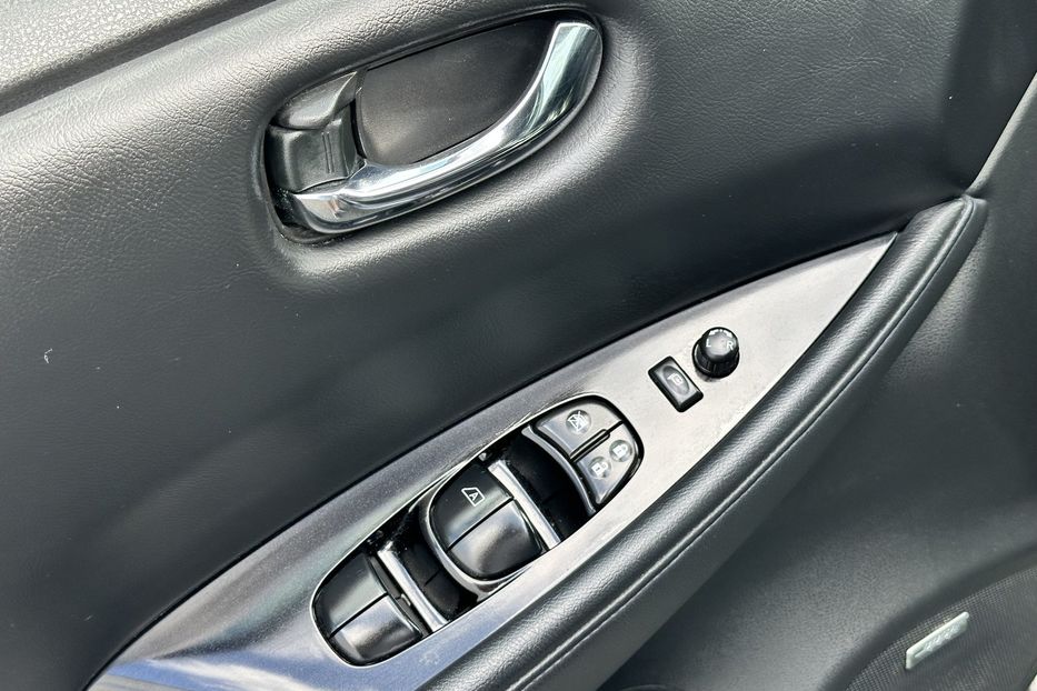 Продам Nissan Leaf 2014 года в Луцке