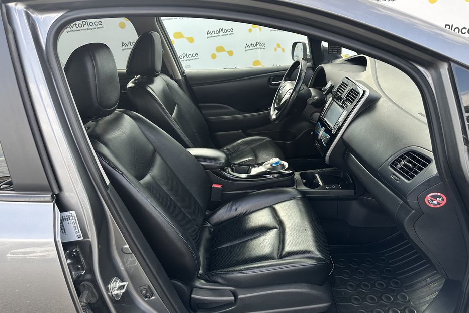 Продам Nissan Leaf 2014 года в Луцке