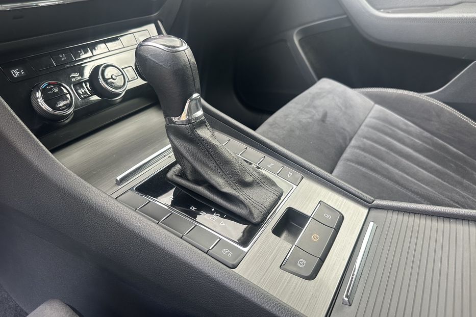 Продам Skoda Superb 2.0 TDI 150к.с FULL LED КАМЕРА 2021 года в Львове