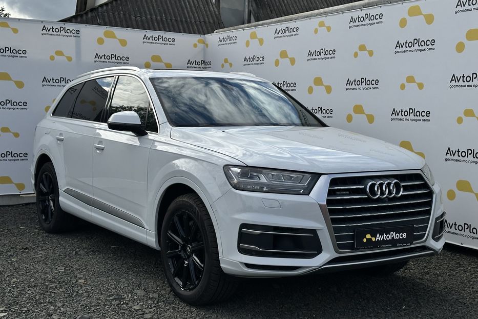 Продам Audi Q7 2017 года в Луцке