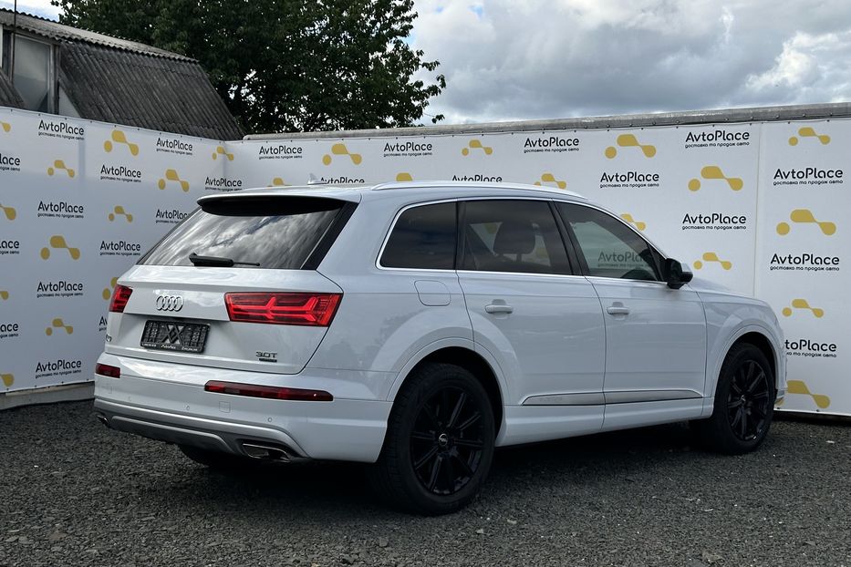 Продам Audi Q7 2017 года в Луцке