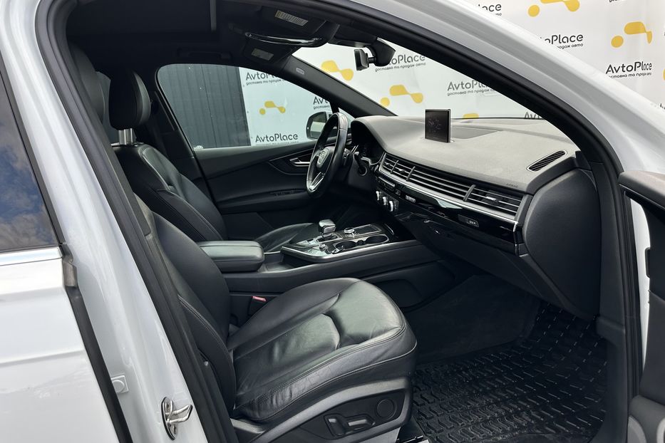 Продам Audi Q7 2017 года в Луцке