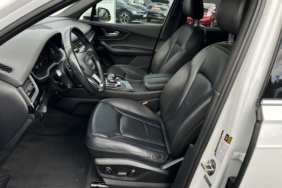 Продам Audi Q7 2017 года в Луцке