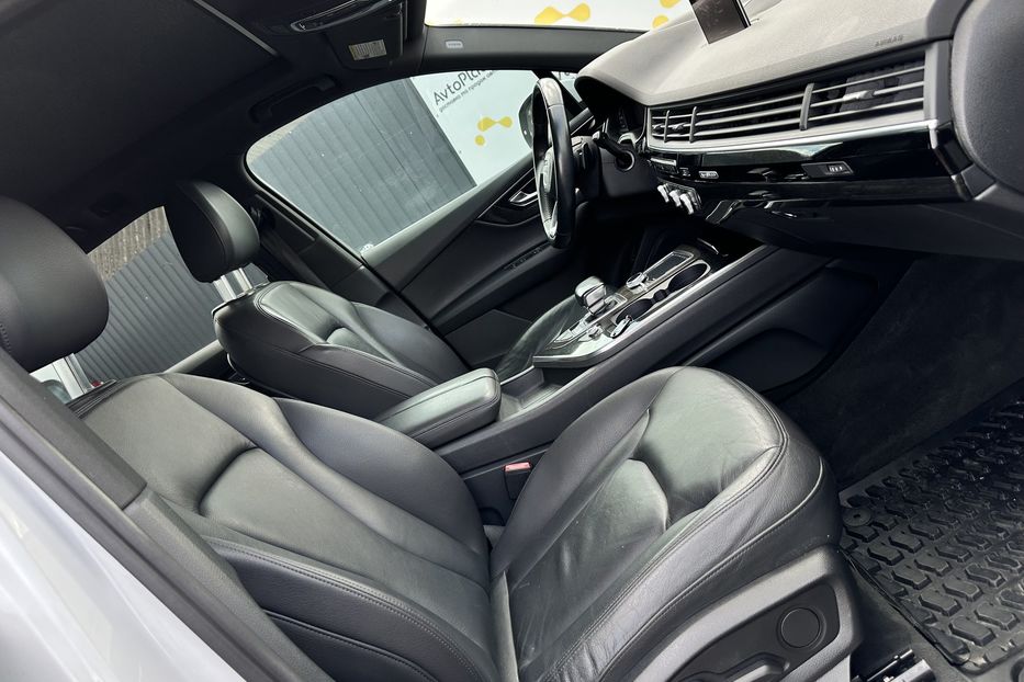 Продам Audi Q7 2017 года в Луцке