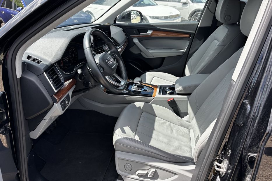 Продам Audi Q5 Premium Plus 2021 года в Львове