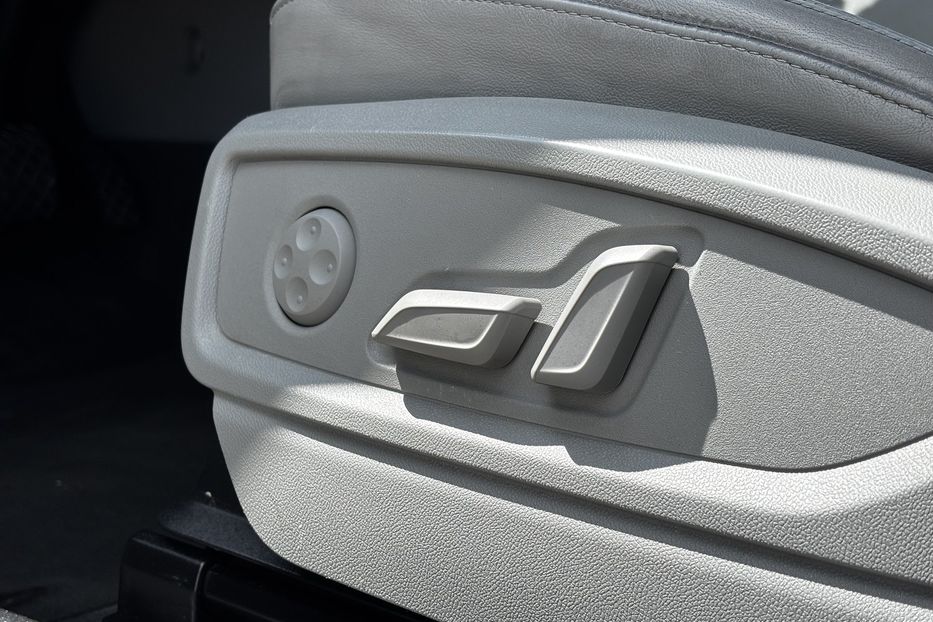 Продам Audi Q5 Premium Plus 2021 года в Львове