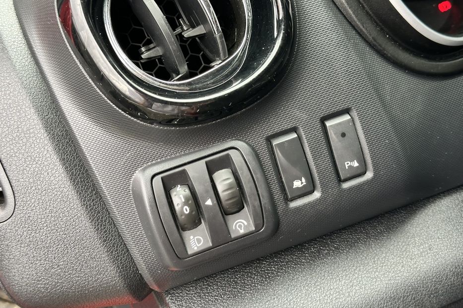 Продам Opel Vivaro груз. 2015 года в Луцке