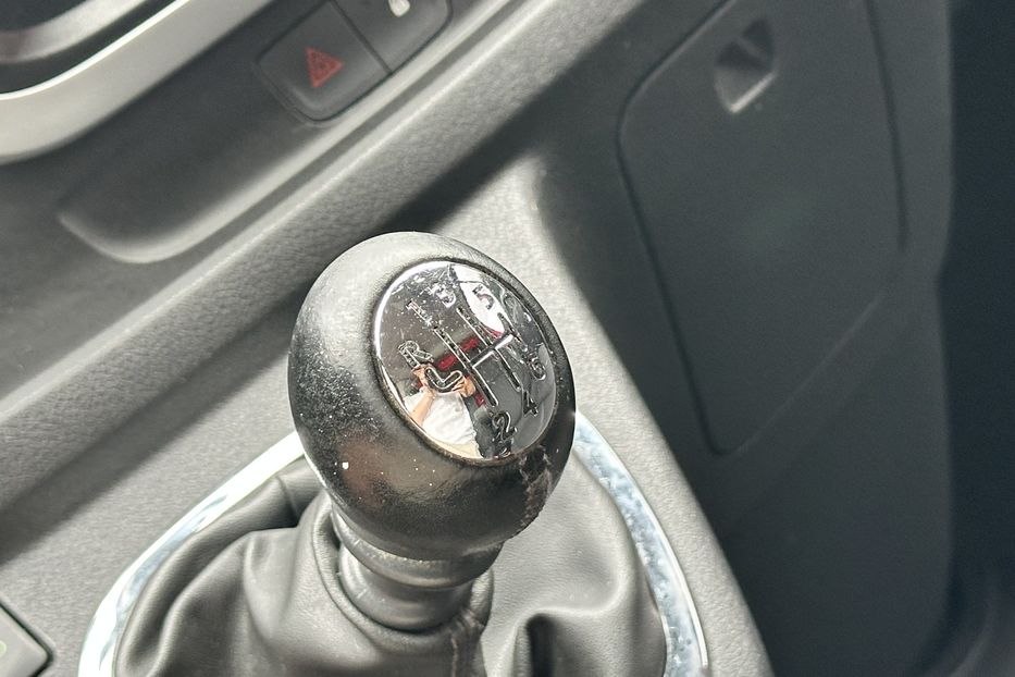Продам Opel Vivaro груз. 2015 года в Луцке